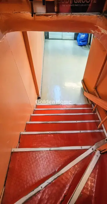 Store 130m<sup>2</sup> for rent photo 4