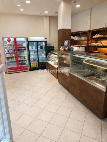 店铺 140m<sup>2</sup> for sale photo 2