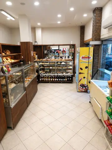 店铺 140m<sup>2</sup> for sale photo 1