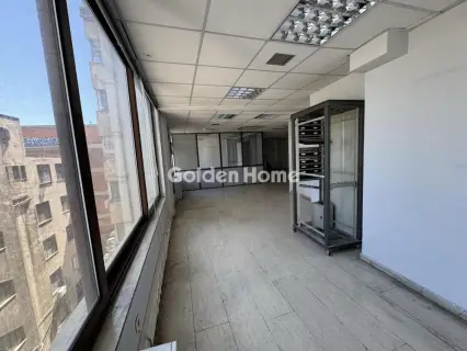 Office 330m<sup>2</sup> for rent photo 1