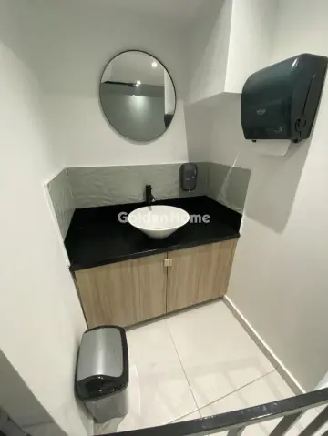 Selling a Business 200m<sup>2</sup> for sale photo 5401731