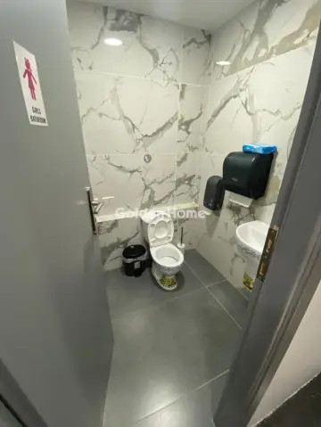 Selling a Business 200m<sup>2</sup> for sale photo 5401732