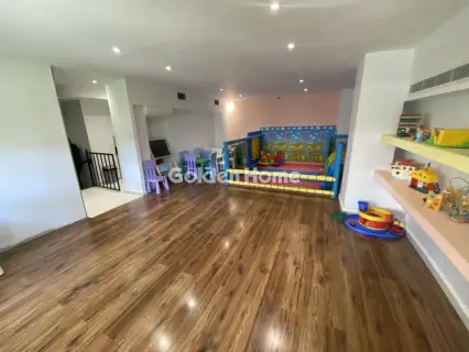 Selling a Business 200m<sup>2</sup> for sale photo 5401719