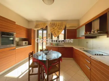 Maisonette Attached 248m<sup>2</sup> for sale photo 8