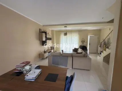 Independent Maisonette 185m<sup>2</sup> for sale photo 3