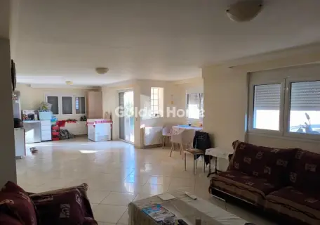 House 323m<sup>2</sup> for sale photo 4