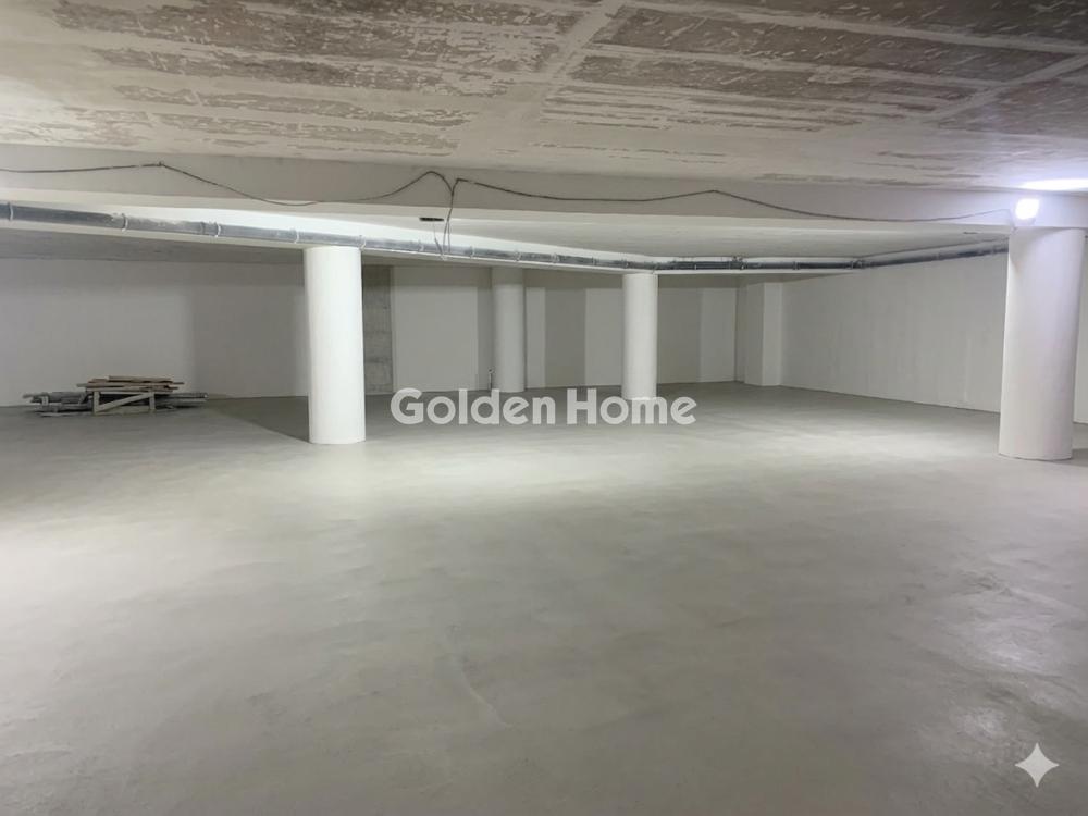 Parking 226m<sup>2</sup> for rent display photo