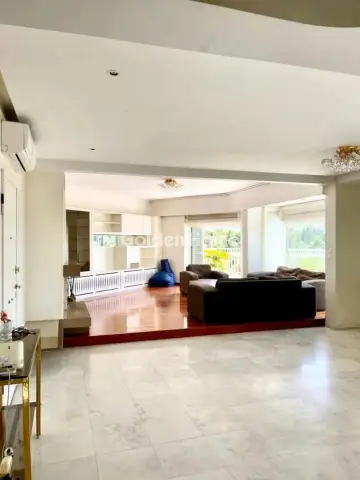 Floor Apartment 190m<sup>2</sup> for rent photo 5565385