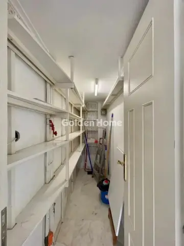 Floor Apartment 190m<sup>2</sup> for rent photo 5565401