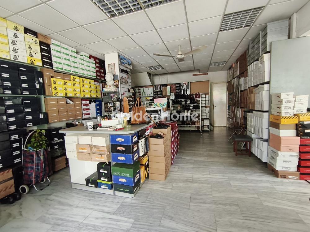 retail στην Γαλάτσι — Φωτογραφία 1 από 6