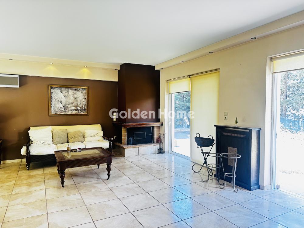 Independent Maisonette 220m<sup>2</sup> for sale display photo