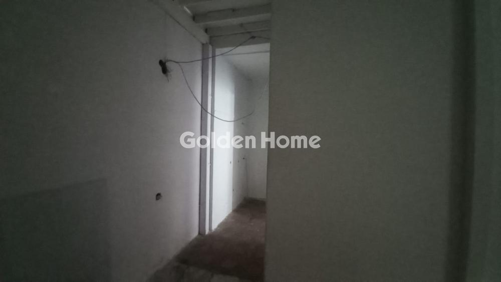 retail in Goudi — Photo 11 of 12