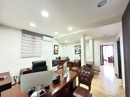 Office 140m<sup>2</sup> for rent photo 17