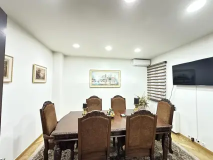 Office 140m<sup>2</sup> for rent photo 13
