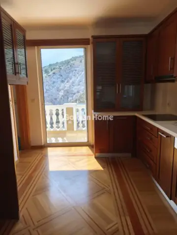 Floor Maisonette 140m<sup>2</sup> for rent photo 24