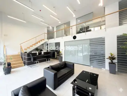 Office 200m<sup>2</sup> for rent photo 1