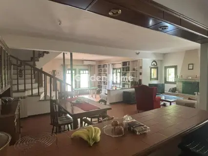 Maisonette Attached 297m<sup>2</sup> for sale photo 1