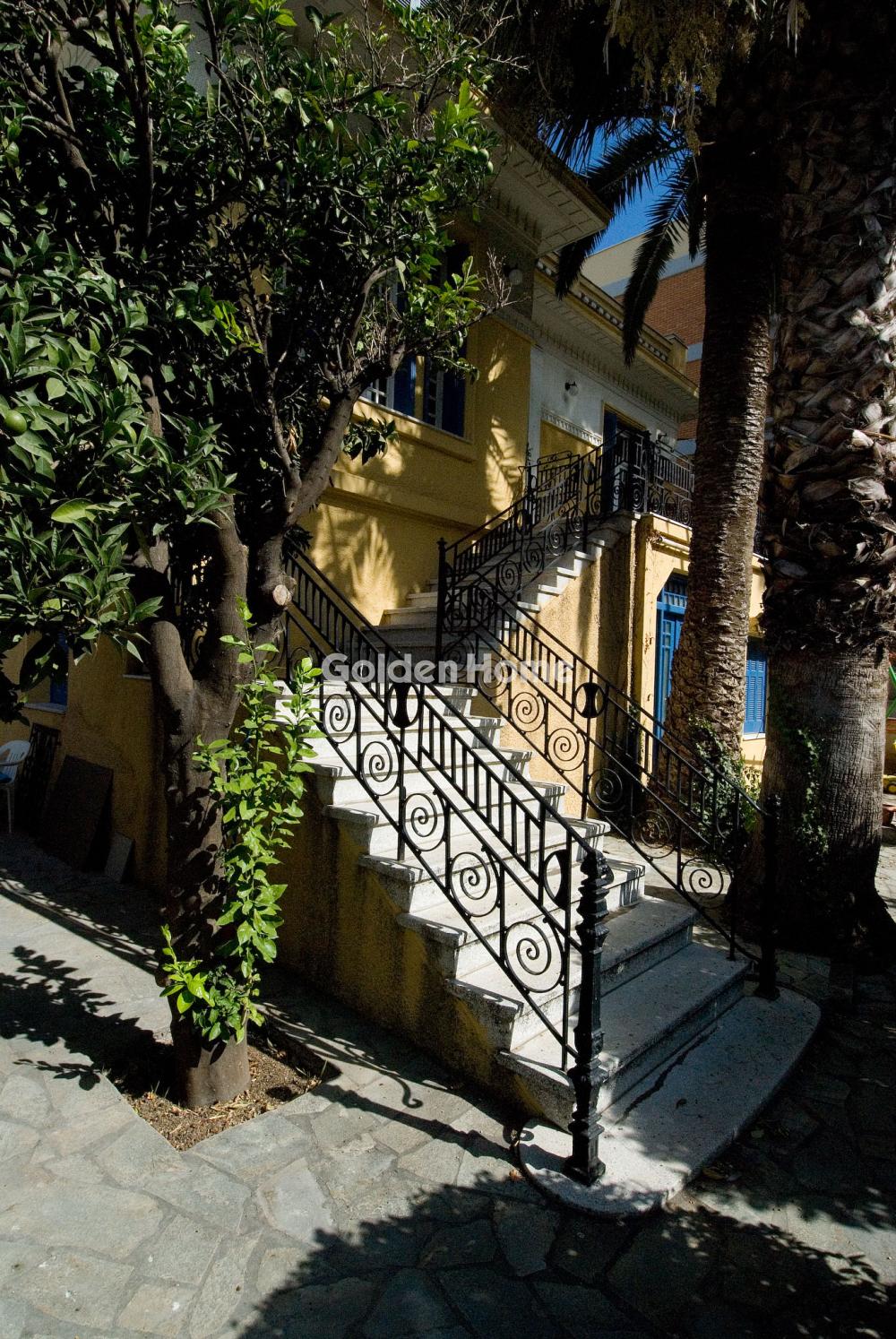 House 300m<sup>2</sup> for rent display photo