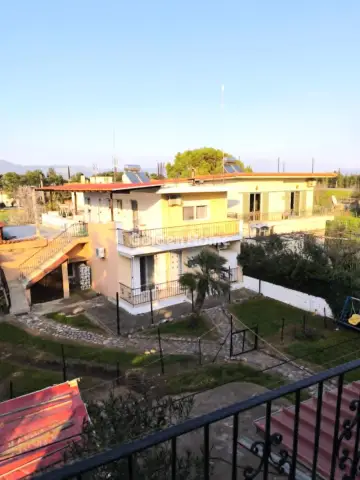 Συγκρ. Κατοικιών 240τ.μ. προς πώληση φωτογραφία 4