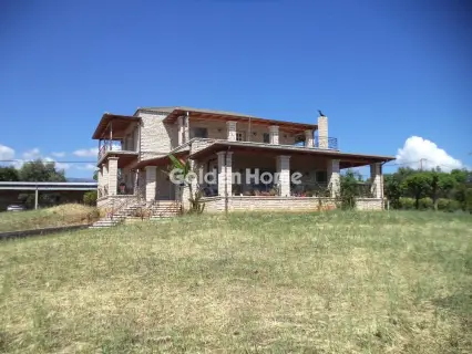 Independent Maisonette 447m<sup>2</sup> for sale photo 7