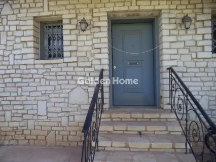 Independent Maisonette 447m<sup>2</sup> for sale photo 2