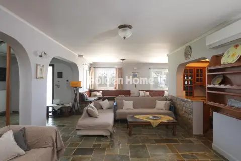 House 225m<sup>2</sup> for rent photo 3
