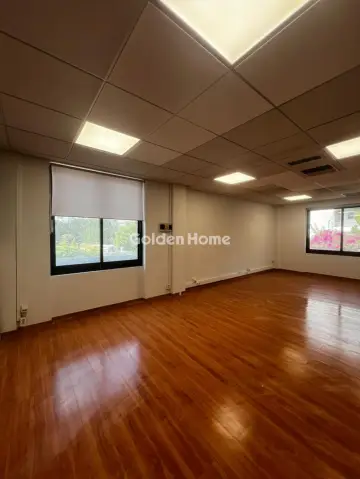 Office 250m<sup>2</sup> for rent photo 58