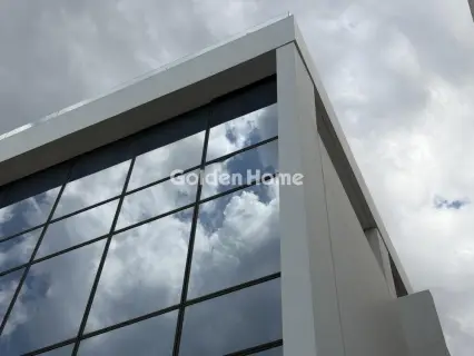 Office 250m<sup>2</sup> for rent photo 1