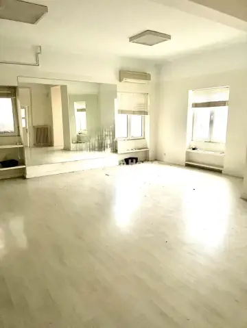 Office 200m<sup>2</sup> for rent photo 17