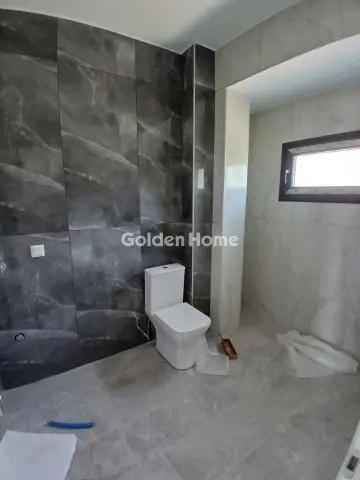 Maisonette Attached 210m<sup>2</sup> for sale photo 5546855