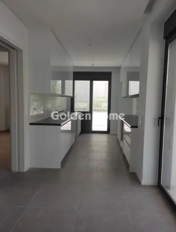 公寓楼层 195m<sup>2</sup> for rent photo 3