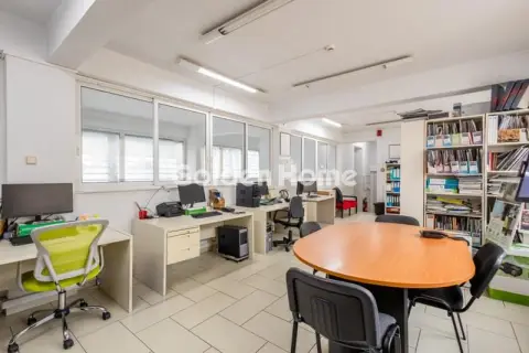 Independent Building 310m<sup>2</sup> for rent photo 3