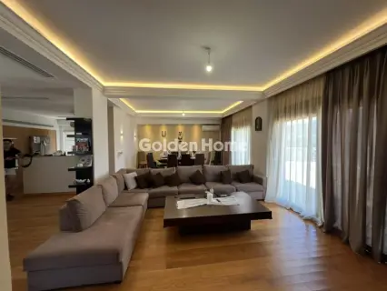 Independent Maisonette 340m<sup>2</sup> for sale photo 1