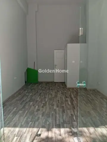 店铺 24m<sup>2</sup> for rent photo 3