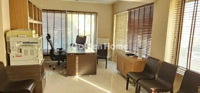 Office 125m<sup>2</sup> for rent photo 6