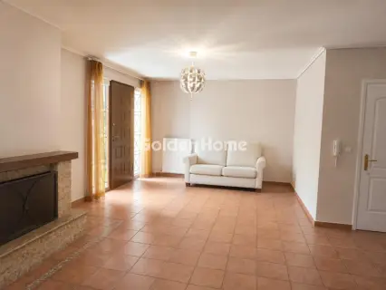 Independent Maisonette 240m<sup>2</sup> for rent photo 2