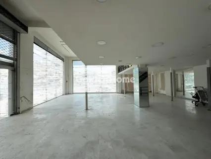 店铺 136m<sup>2</sup> for rent photo 2