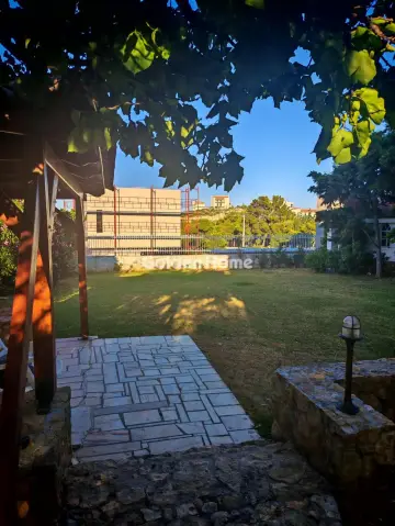 Floor Maisonette 185m<sup>2</sup> for rent photo 5557544