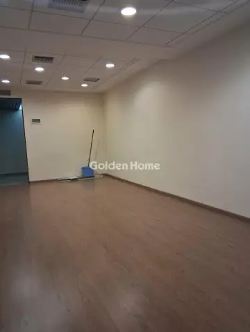 Office 31m<sup>2</sup> for rent photo 3