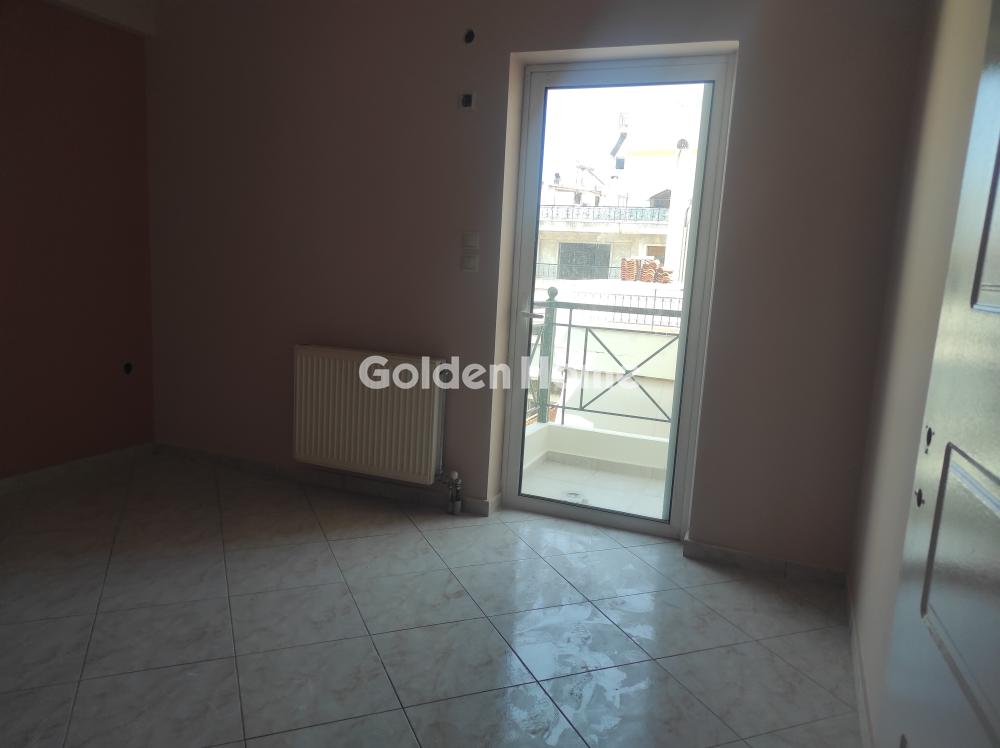 apartment in Ilion — Photo 18 of 20