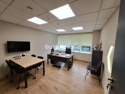 Office 600m<sup>2</sup> for rent photo 3