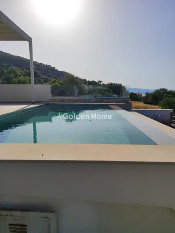 House 215m<sup>2</sup> for sale photo 2
