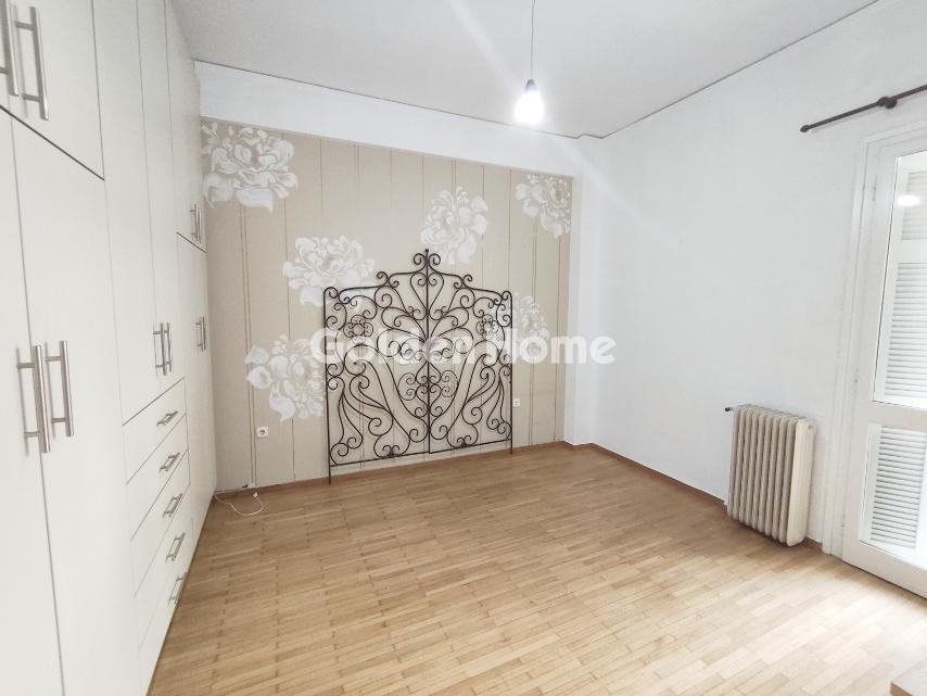 apartment in Goudi — Photo 12 of 29