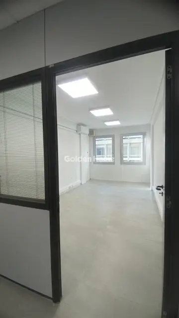 Office 27m<sup>2</sup> for rent photo 5578070