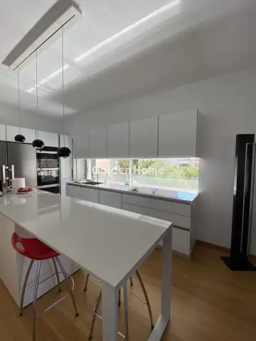 Floor Apartment 135m<sup>2</sup> for rent photo 5595941