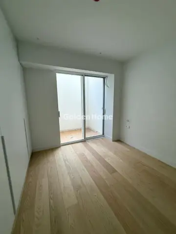 Maisonette Attached 303m<sup>2</sup> for rent photo 5607658