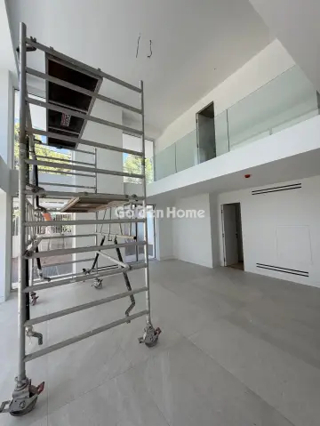 Maisonette Attached 303m<sup>2</sup> for rent photo 5607628