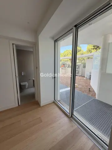 Maisonette Attached 303m<sup>2</sup> for rent photo 5607637