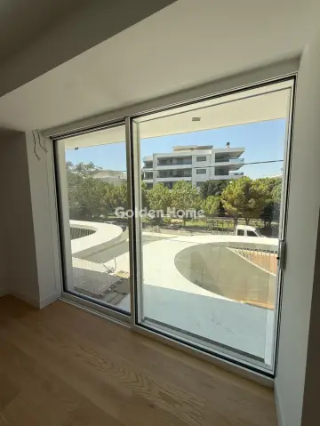 Maisonette Attached 303m<sup>2</sup> for rent photo 5607650