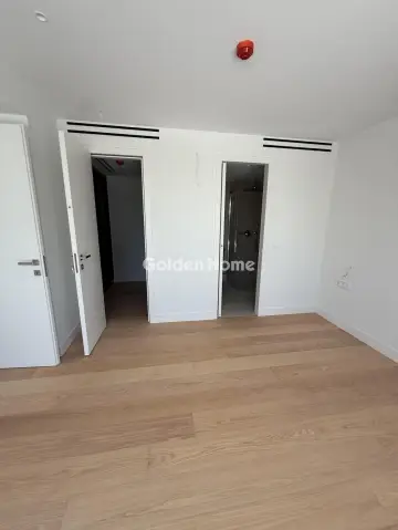 Maisonette Attached 303m<sup>2</sup> for rent photo 5607651